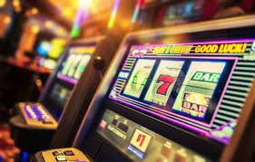 Opsi pembayaran DANA, OVO, GoPay, dan QRIS di platform royal22